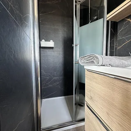 Cosy 8 En Face De La Gare De Apartment *