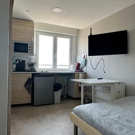 Apartment Cosy 8 En Face De La Gare De